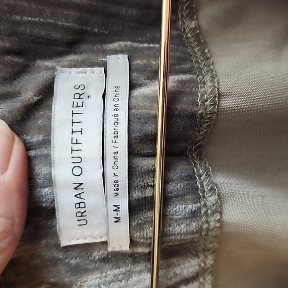 Urban Outfitters Crushed Velvet Green Top sz M - Picture 3 of 6